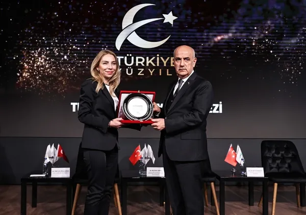 Tarım ve Orman Bakanı Vahit Kirişci'den Turkuvaz Medya'daki zirvede 6+1'li koalisyona sert tepki: "Yazıklar olsun! Size aferini bu millet versin"-7