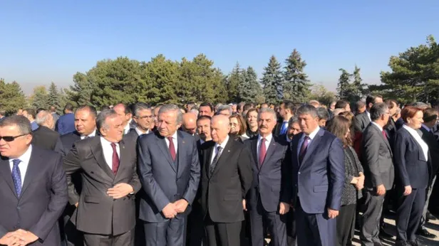 Anıtkabir'deki 29 Ekim töreninde dikkat çeken an! Bahçeli, Akşener'i görmezden geldi-1