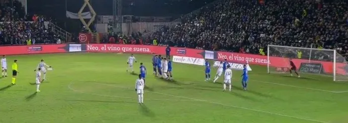 arda-guler-ile-ceballos-arasinda-frikik-tartismasi-abi-ben-vurayim-mi-1704576101370.jpeg Arda Güler ile Ceballos arasında frikik tartışması! "Abi ben vurayım mı"-3