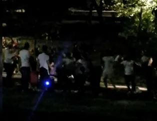 Maçka Parkı’nda koronavirüse aldırmadan müzik eşliğinde halay çektiler