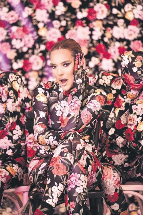 1650567268466.jpeg Kıbrıs'tan iki ev alan Ajda Pekkan dairelerini vinçle gezdi-6