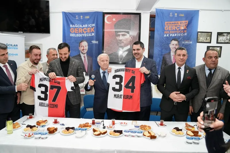 murat-kurum-mahmutbey-selanikliler-derneginde-genclerle-bir-araya-geldi-ilk-isini-kuracak-genclere-100-bin-lir-1709196998404.jpeg Murat Kurum, Mahmutbey Selanikliler Derneğinde gençlerle bir araya geldi: İlk işini kuracak gençlere 100 bin lira destek vereceğiz-4