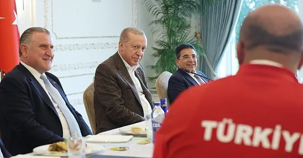 Başkan Erdoğan şampiyon güreşçileri kabul etti! "Ata sporlarımızı destekleyeceğiz"