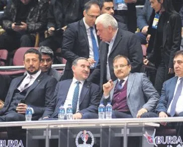 Çavuşoğlu ve Bak’tan millilere destek