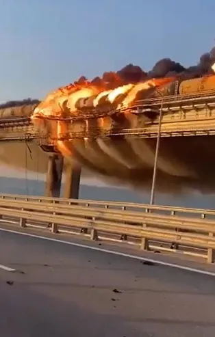 Kerç Köprüsü'nde patlama! Ukrayna resmen açıkladı: "Bu daha başlangıç"