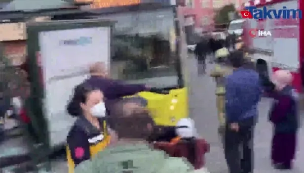 Eyüpsultan'da İETT otobüsü durağa daldı