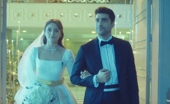 Eski eşi Kıvılcım'ı Ömer'le basıyor! Ortalık karıştı... Kızılcık Şerbeti 3. bölüm 2. fragmanı geldi!-6