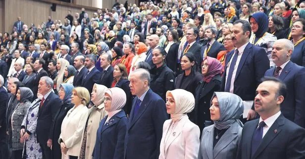 Başkan Erdoğan’dan Özgür Özel’e sert mesaj: Şehit annelerinin eli öpülür