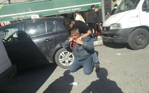 istanbulun-kalbinin-attigi-yerde-korkunc-olay-borc-tahsili-akillara-durgunluk-verdi-1644749611056.jpg İstanbul'un kalbinin attığı yerde korkunç olay! Borç tahsili akıllara durgunluk verdi...-4