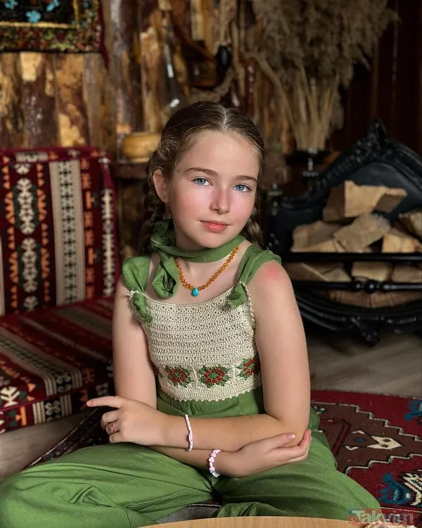 Çocuktan Al Haberi'nin Kutu Bebek'i Ebrar Demirbilek son haliyle parmak ısırttı! “Koca kız olmuş” Ebru Şahin’in minik kardeşi... - 32