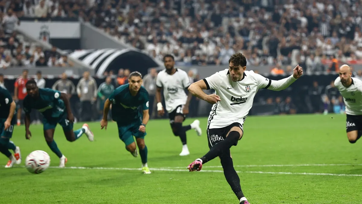 Vlahovic'ten rekor ve Kökçü'ye özel teşekkür