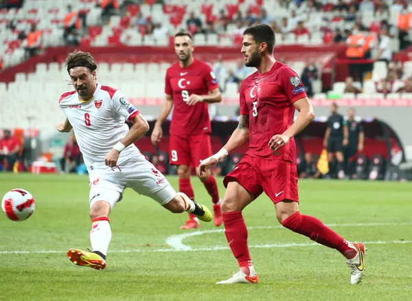 ozel-haber-celtadan-ayrildi-aslana-imza-atiyor-1656669395951.jpg Özel Haber | Celta’dan ayrıldı, Aslan’a imza atıyor…-4