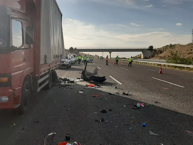 Son dakika: Ankara'da korkunç kaza: 3 ölü, 3 yaralı-3
