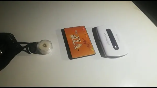 72-yasindaki-adayin-gorulmemis-kopya-azmi-ehliyet-sinavi-icin-akilalmaz-duzenek-1641287016195.jpg 72 yaşındaki adayın görülmemiş kopya azmi! Ehliyet sınavı için akılalmaz düzenek-7