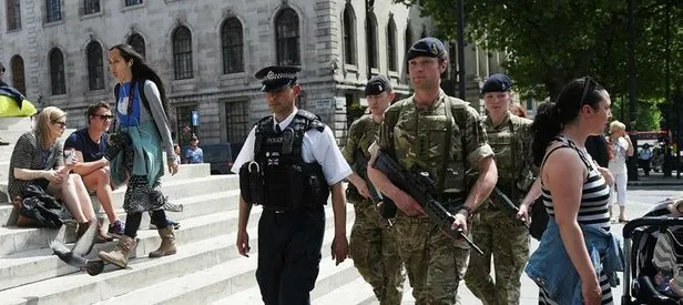 Londra’da önemli binaları silahlı askerler koruyacak