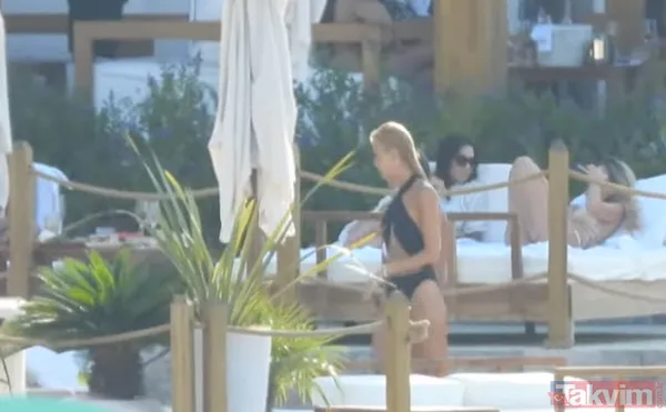 Çağla Şıkel plajda salındı gören bir daha bakmadan duramadı 'Çağla dur zaten ortalık karışık' Emre Altuğ ‘arkadaş değiliz’ demişti! - 11