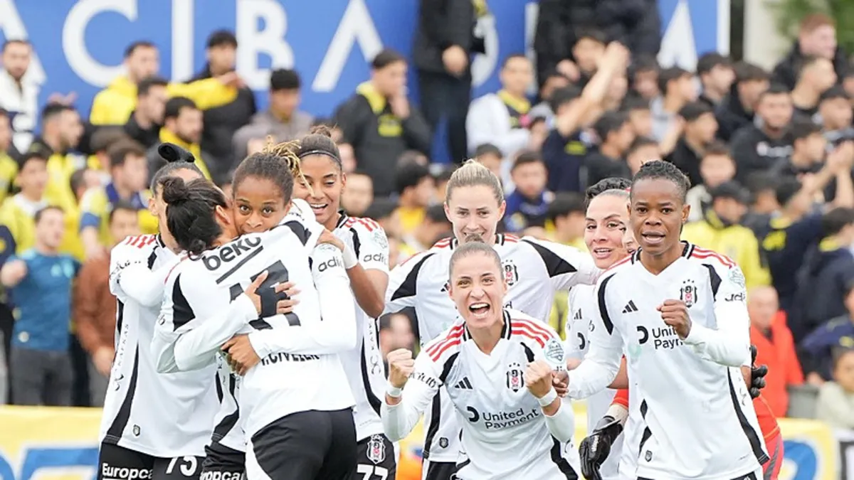 Beşiktaş Fenerbahçe'nin galibiyet serisini sonlandırdı: 2-0