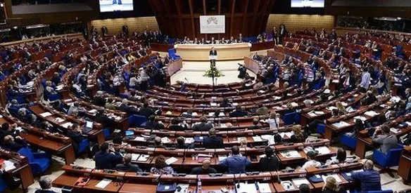 Türkiye, Kadınlara Yönelik Şiddet ve Aile İçi Şiddetin Önlenmesi ve Bunlarla Mücadeleye İlişkin Avrupa Konseyi Sözleşmesi'ni ilk imzalayan ve ilk onaylayan ülke olarak onay belgesini Avrupa Konseyine sundu