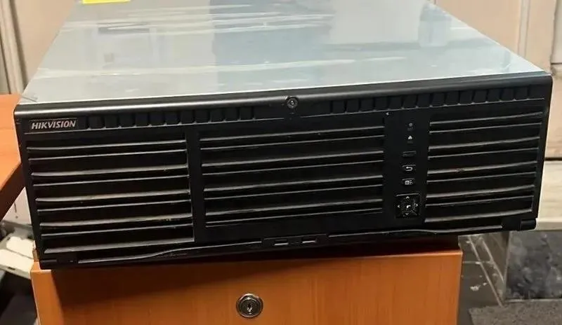 Ele geçirilen harddisk ve ekipmanlar (SABAH)