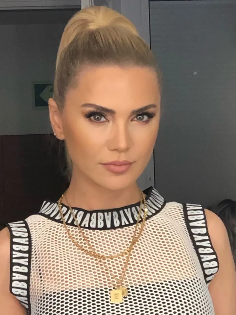 sinan-akcil-ile-yollarini-ayiran-ece-erkenden-dikkat-ceken-paylasim-mukemmel-hatalar-yapmaya-giderken-ben-1752232284015.jpg Kaynak: Sosyal medya