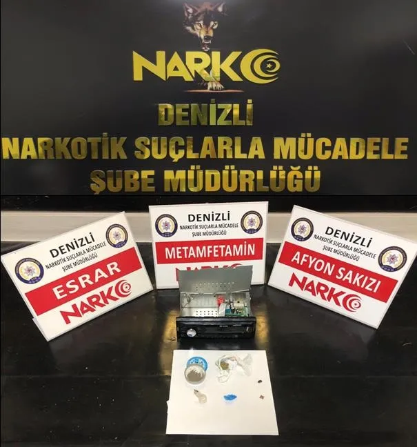 zehir-tacirinin-yontemi-pes-dedirtti-teybin-icinde-uyusturucu-1618844034132.jpeg Zehir tacirinin yöntemi 'pes' dedirtti! Teybin içinde uyuşturucu...-1