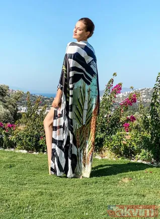 Kuruluş Osman'ın Burçin Hatun'u Aslıhan Karalar saten mini elbisesiyle yaktı geçti! 21 yaşındaki Aslıhan... - 9