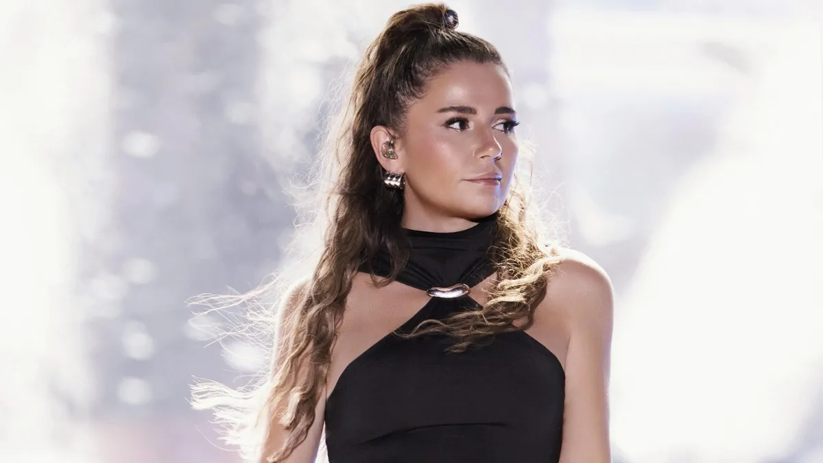 Afyonkarahisar'daki korkutan konser kazası sonrası Merve Özbey'den ilk müjde: "Dualarla ve fizik tedaviyle bu işi başardık"-6