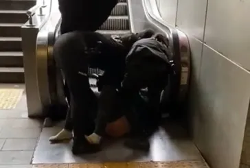 İstanbul Mecidiköy'de akılalmaz olay! Kenyalı kadın polisi görünce soyundu