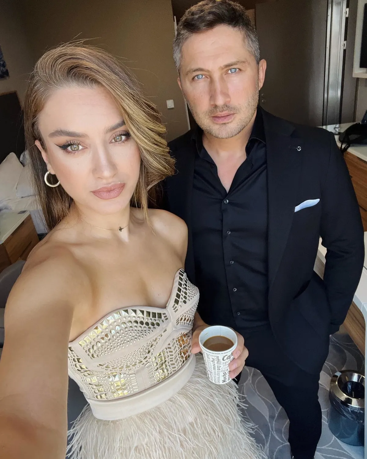 ihanet-iddialarinin-ardindan-sabri-sarioglundan-romantik-kutlama-1776761855681.jpg İhanet iddialarının ardından Sabri Sarıoğlu'ndan romantik kutlama-7