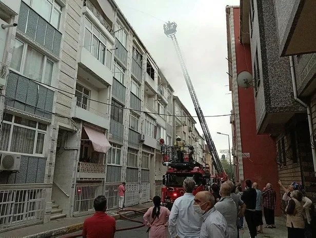 Son dakika: Eyüpsultan'da 5 katlı binada yangın-2