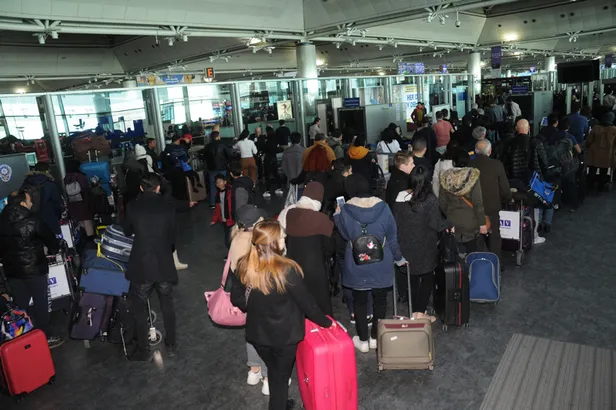 Atatürk Havalimanı’nda karne tatili yoğunluğu!-3