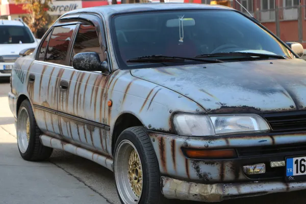 tokatta-boyasiz-ve-paslanmis-gibi-gorunen-modifiyeli-arac-ilgi-odagi-oluyor-1607607638747.jpg Tokat'ta boyasız ve paslanmış gibi görünen modifiyeli araç ilgi odağı oluyor-2