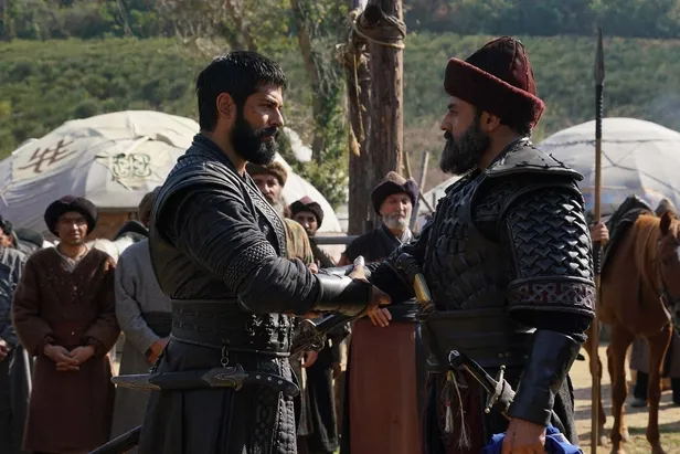 dirilis-ertugrulda-dusmanlarinin-korkulu-ruyasiydi-geri-donmesiyle-raylar-yerine-oturacak-1603975917905.jpg Diriliş Ertuğrul'da düşmanlarının korkulu rüyasıydı! Geri dönmesiyle raylar yerine oturacak-6