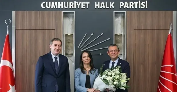 CHP-DEM arasındaki Kandil uzlaşısında yeni perde! Biji Serok Apo sloganı atan DEM'li Elif Gül'e ilk sıra, terör tutuklusu Nevzat Kılıç'a 5. sıra!