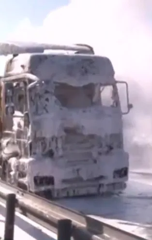 TEM Otoyolu'nda trafiği kilitleyen kaza