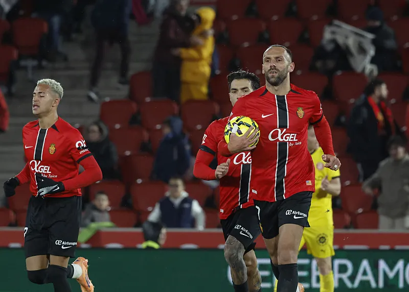 Fenerbahçe eski yıldızına yeniden forma giydirecek! - 19