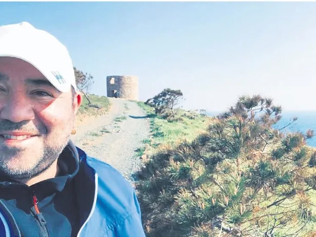 Ata Demirer, ‘Olanlar Oldu’ filmine ilham veren Bozcaada’da bulunan değirmeni, yeniletti-2