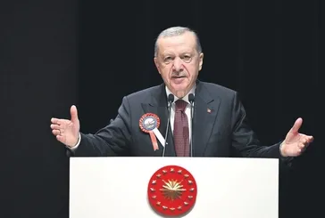 Tarihi adımlar atıyoruz