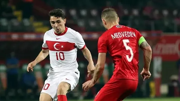 trabzonsporlu-abdulkadir-omur-euro-2020-avrupa-futbol-sampiyonasi-maclarinda-kadroya-bile-giremeyen-tek-futbolcu-oldu-1624256493649.jpg Trabzonsporlu Abdülkadir Ömür EURO 2020 Avrupa Futbol Şampiyonası maçlarında kadroya bile giremeyen tek futbolcu oldu-4