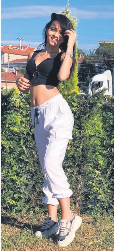 oguzhan-ozyakuptan-melisa-asli-pamuka-sanal-ihanet-funda-aksuyu-mesaj-yagmuruna-tuttu-1571343663550.jpeg Oğuzhan Özyakup’tan Melisa Aslı Pamuk'a sanal ihanet! - 2