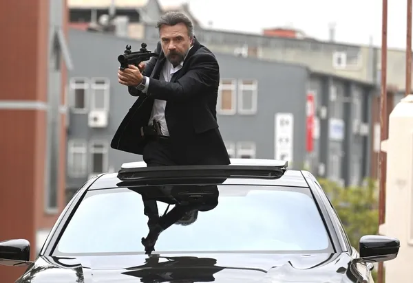 ben-bu-cihana-sigmazam-44-bolum-fragmani-nefes-kesti-savasi-onlar-baslatti-ama-ben-bitirecegim-1699183060508.jpg Ben Bu Cihana Sığmazam 44. bölüm fragmanı nefes kesti: Savaşı onlar başlattı ama ben bitireceğim!-4