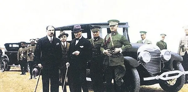 Koronavirüs aşısının arkasında onlar var: Pfizer'in CEO'su Albert Bourla'nın babasının hikayesi ilham verici-5