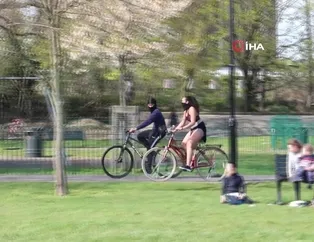 İngilizler koronaya rağmen parklara akın etti