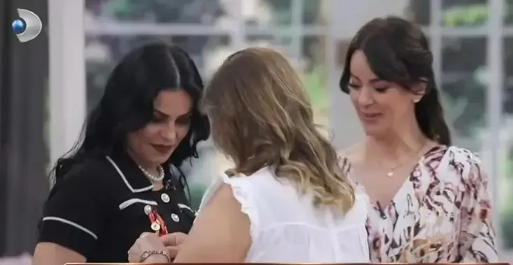 gelinim-mutfakta-puan-durumu-2-mayis-2024-gelinim-mutfakta-ceyrek-altini-kim-kazandi-aleyna-damla-yesim-seda-1714663812752.jpeg