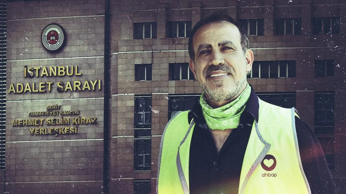 yeni-parti-ilce-binasini-haluk-leventin-seslendirdigi-izmir-marsiyla-acti-1787994395961.jpeg Yeni Parti ilçe binasını Haluk Levent’in seslendirdiği İzmir Marşı’yla açtı-3