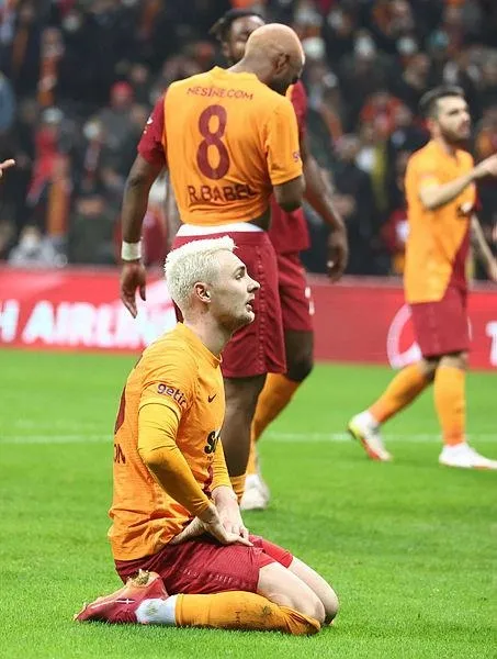 aslantepe-dustu-galatasaraydan-son-5-sezonun-en-kotu-performansi-1641670356202.jpeg Aslantepe düştü! Galatasaray'dan son 5 sezonun en kötü performansı-2