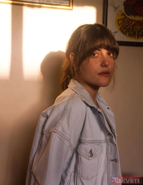 Yeşilçam'ın yıldızı Aydan Şener'in kızı da oyuncu çıktı! Ayhan Akbin'le 1991 yılında boşanmışlardı! Meğer Serenay Sarıkaya ve Çağatay Ulusoy'la... - 12