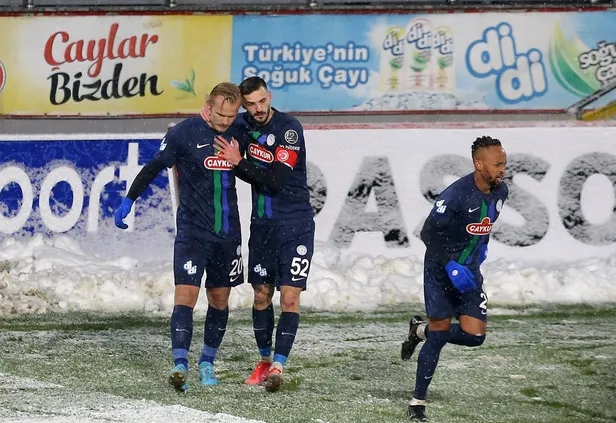 karadeniz-derbisinde-kazanan-rize-caykur-rizespor-3-2-trabzonspor-1647632184463.jpeg