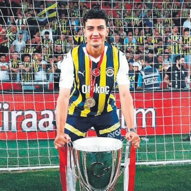 Yiğit Efe Demir Fener’den gidiyor