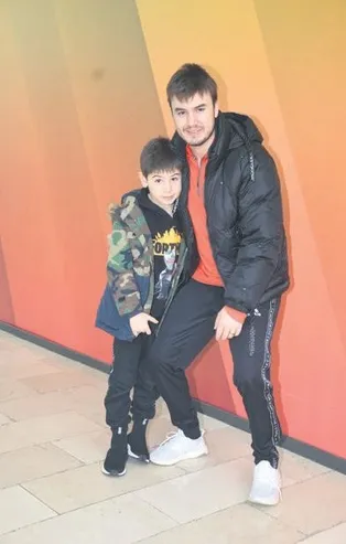 Mustafa Ceceli ve oğlu Arın'dan önce alışveriş sonra eğlence